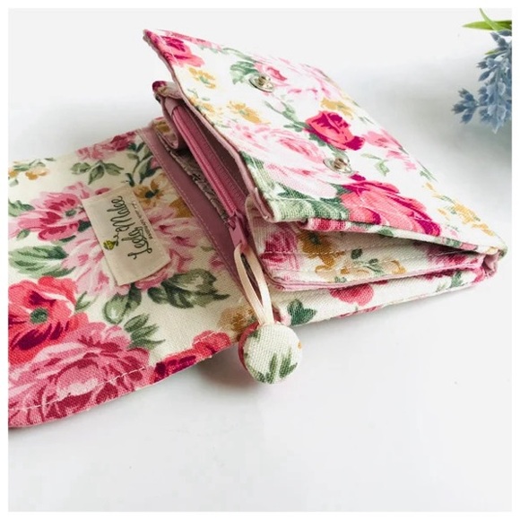 Women's Wallet - Picture 2 of 6